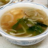 豆腐と玉葱、ワカメの中華スープ
